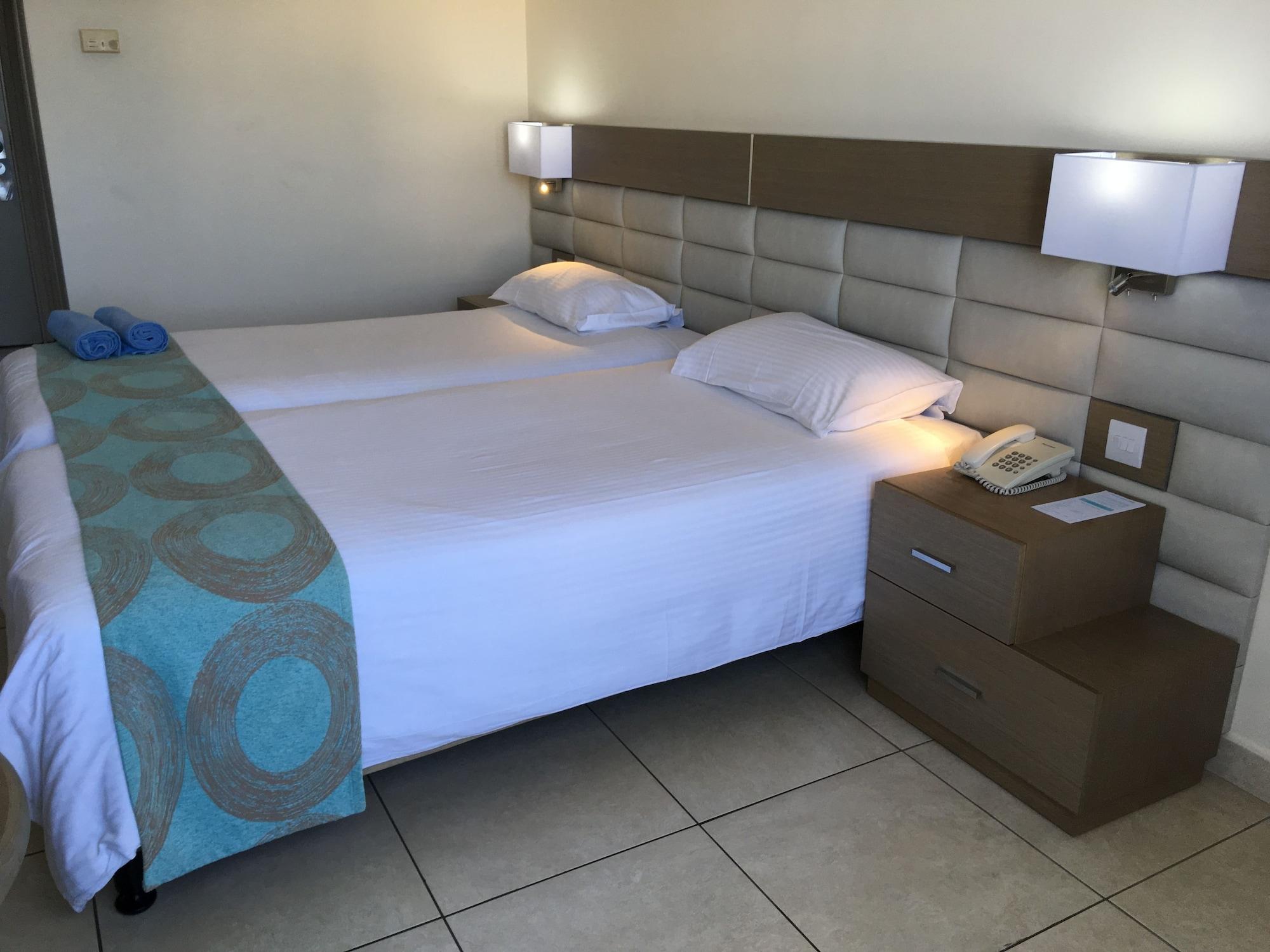 Avanti Hotel Пафос Экстерьер фото