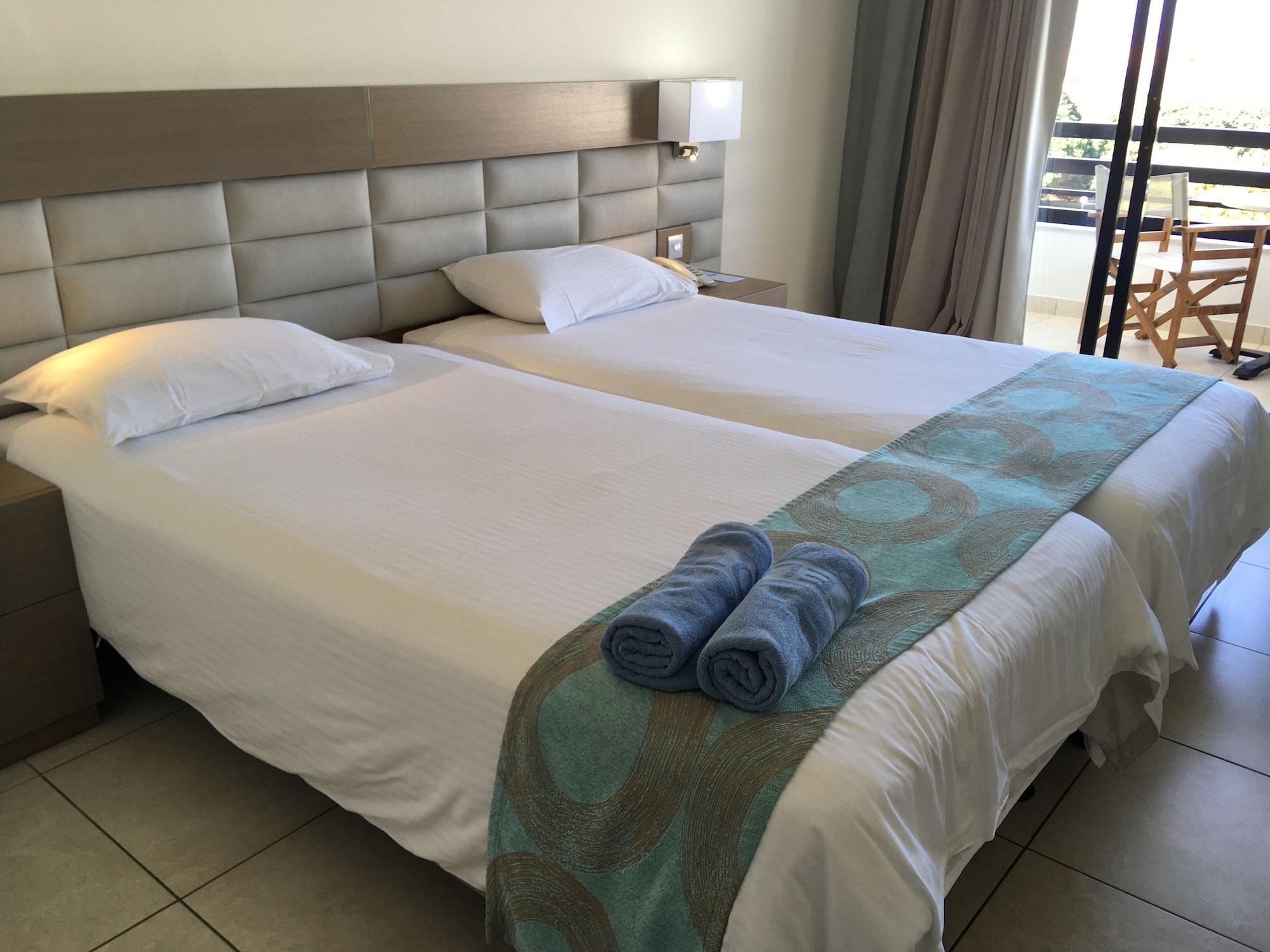 Avanti Hotel Пафос Экстерьер фото
