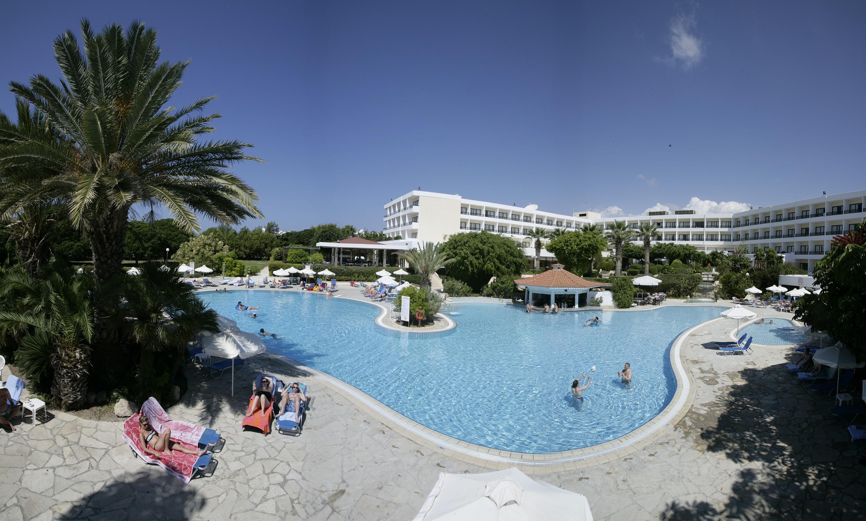 Avanti Hotel Пафос Экстерьер фото