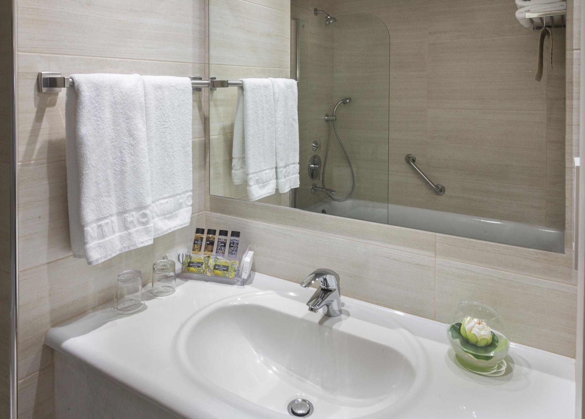 Avanti Hotel Пафос Экстерьер фото