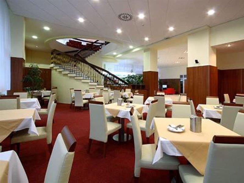 Avanti Hotel Пафос Экстерьер фото